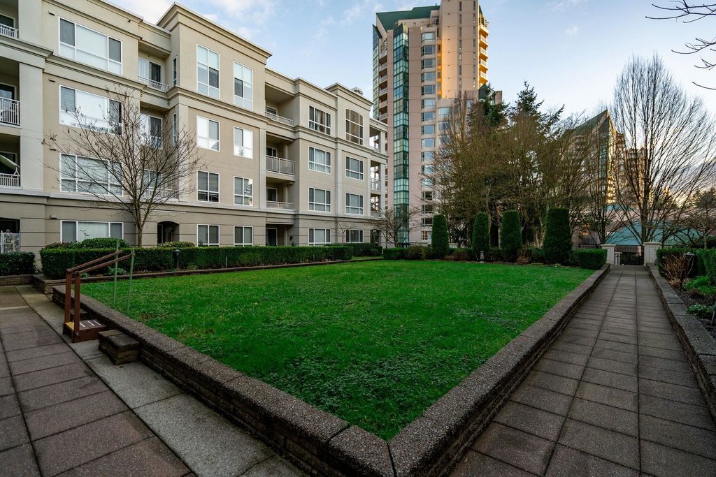 listing image 1102935804614163369