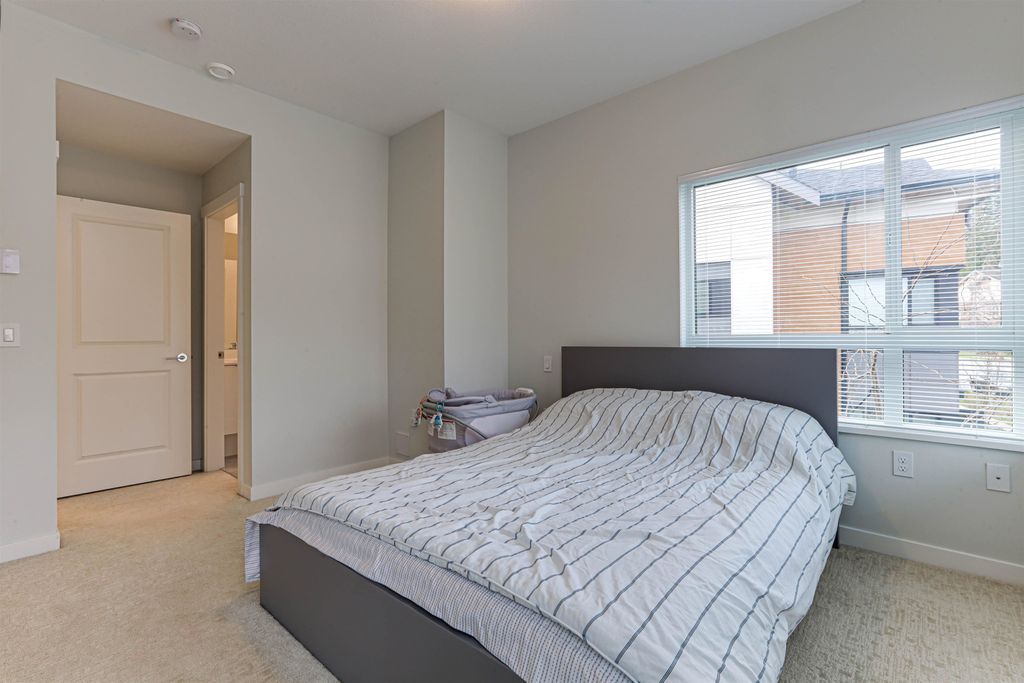 listing image 1103657373467790017
