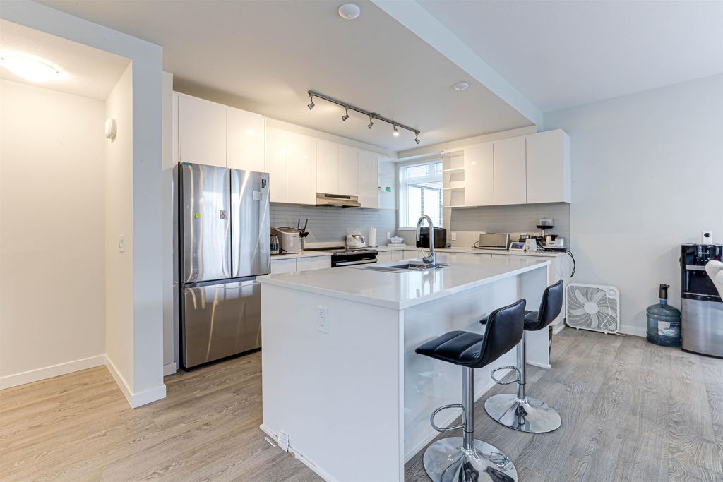 listing image 1107305911169740177
