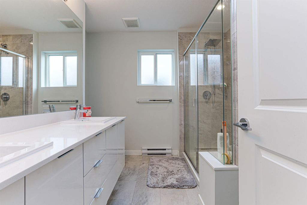 listing image 1106404133391496520