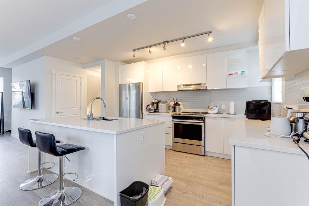 listing image 1103402948697772038