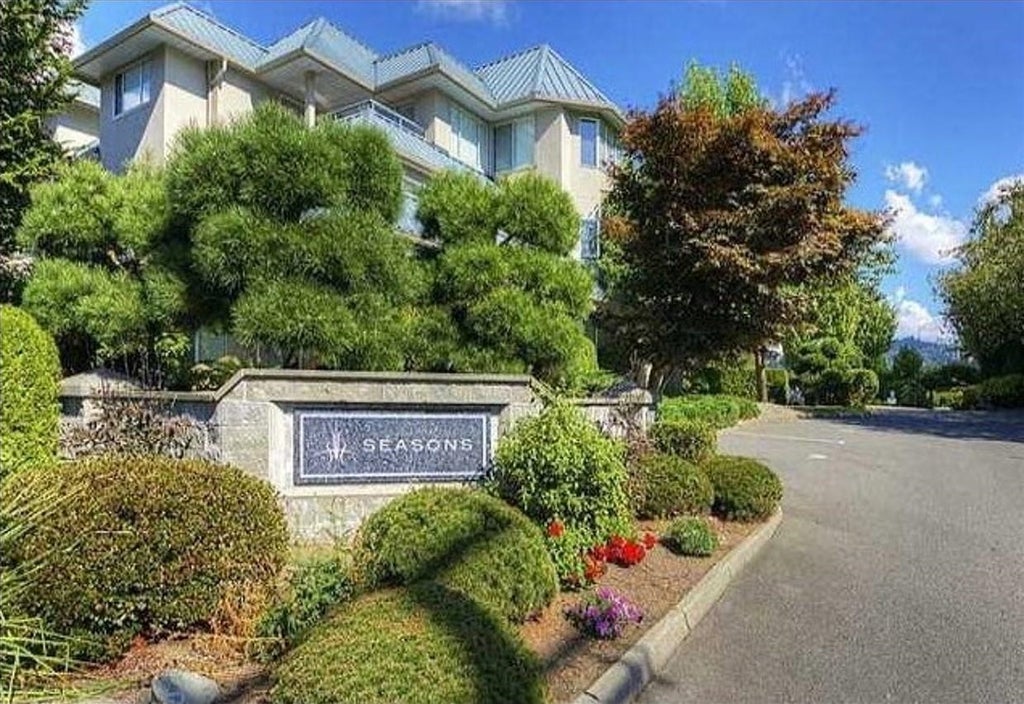 Photo of 2700 Mccallum Road #504, Abbotsford, BC V2S 6X9 (MLS # R3127456)