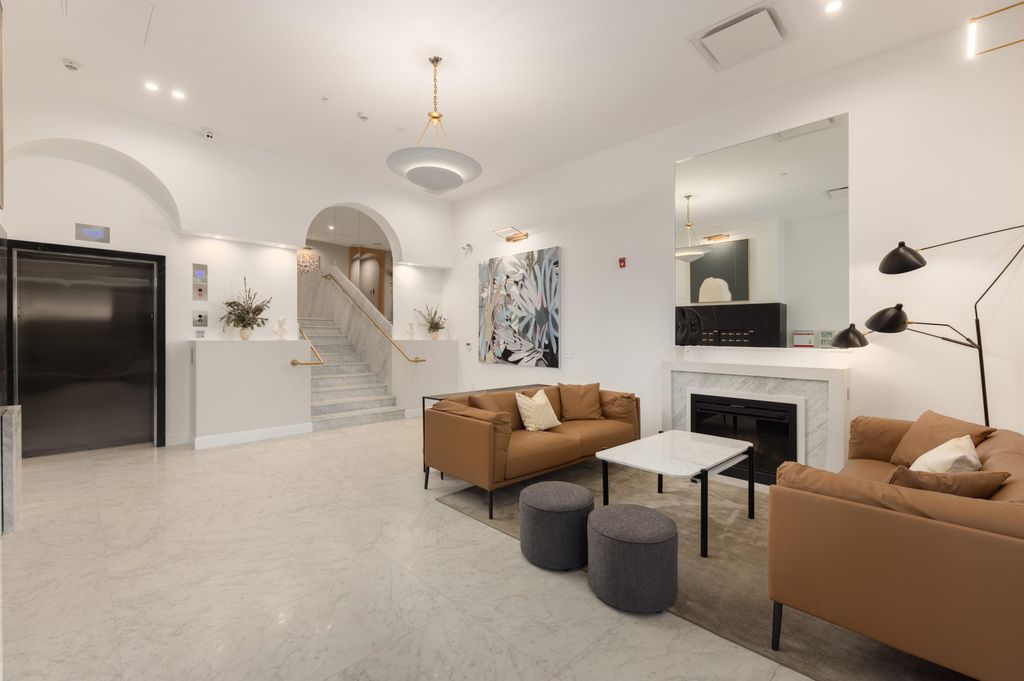 listing image 1104816772491791694