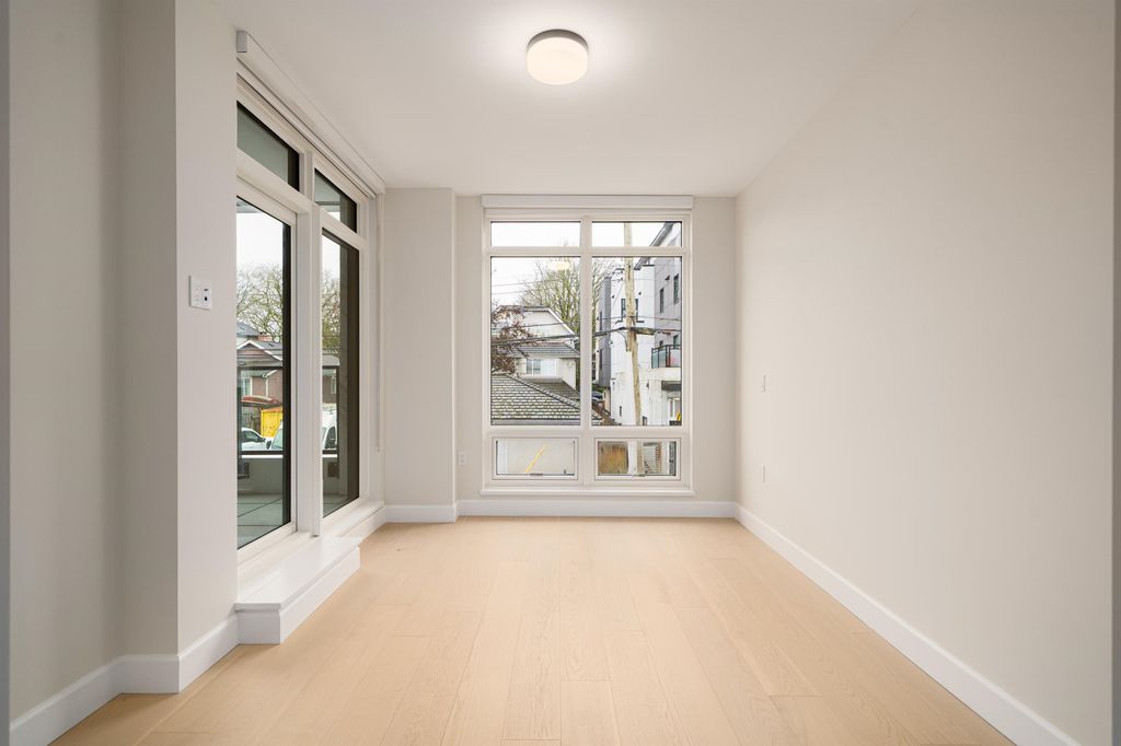 listing image 1102332526312636049
