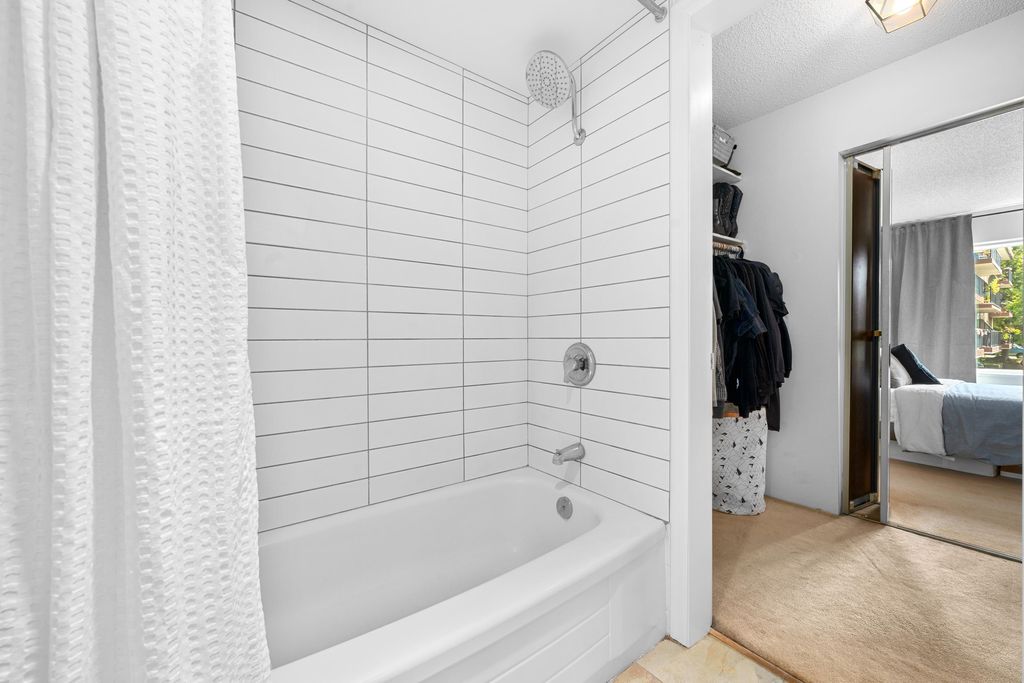 listing image 1106790311895886519