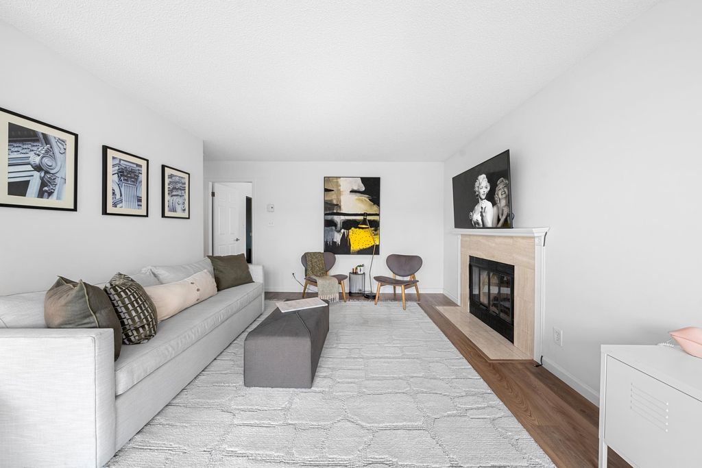 listing image 1106952474167866385