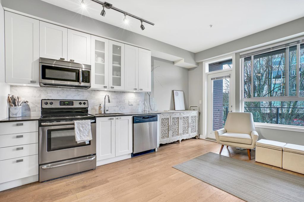 listing image 1109059831729358079