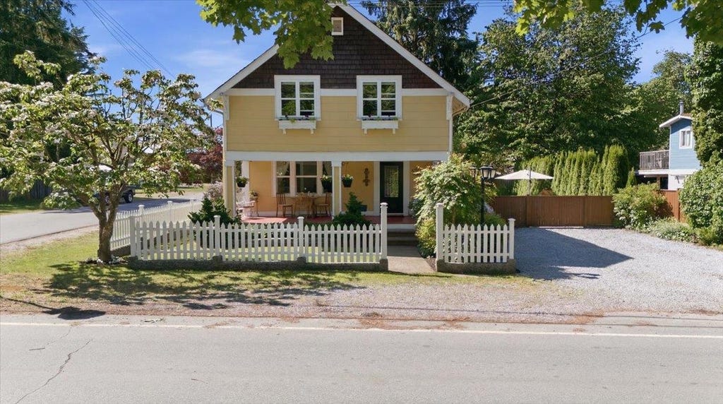 Photo of 20590 Westfield Avenue, Maple Ridge, BC V2X 1L4 (MLS # R3157026)