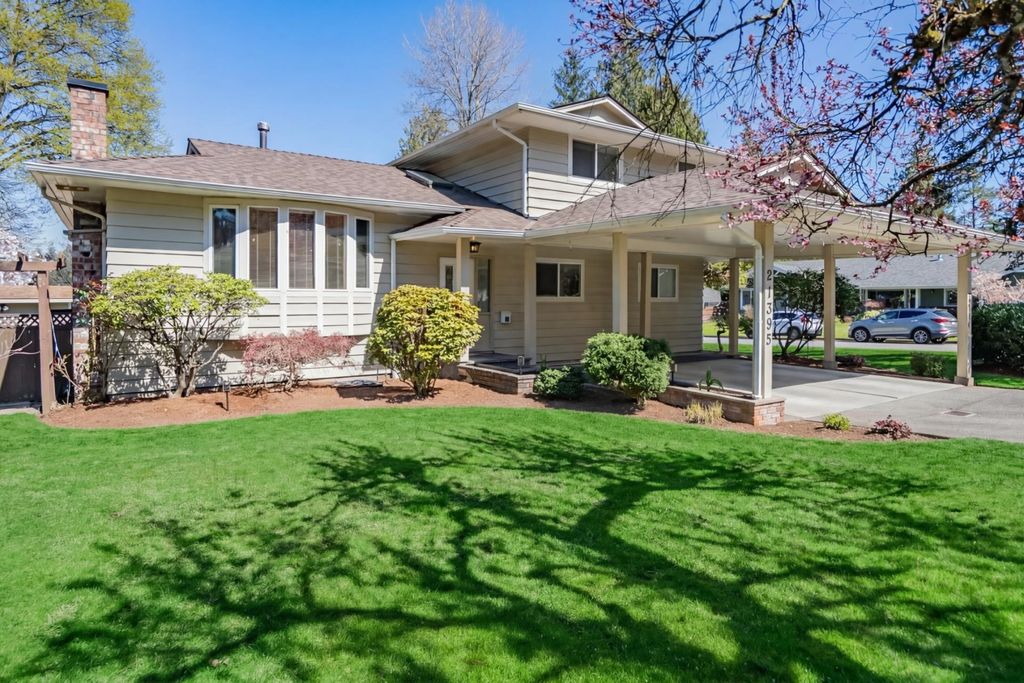 Photo of 21395 Exeter Avenue, Maple Ridge, BC V4R 2J2 (MLS # R3109321)