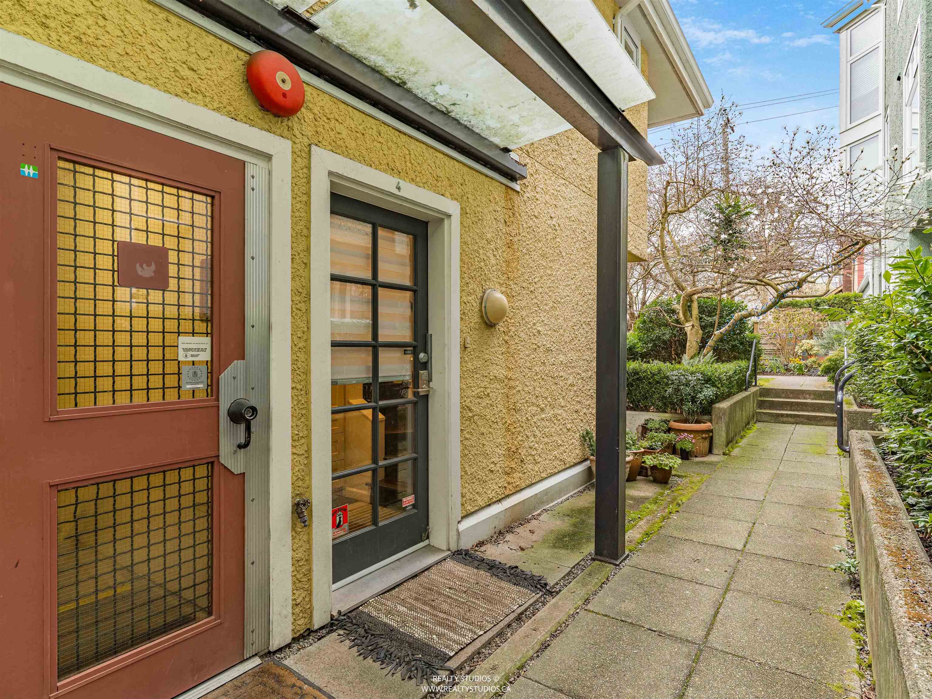 2315 W 10th Avenue 4