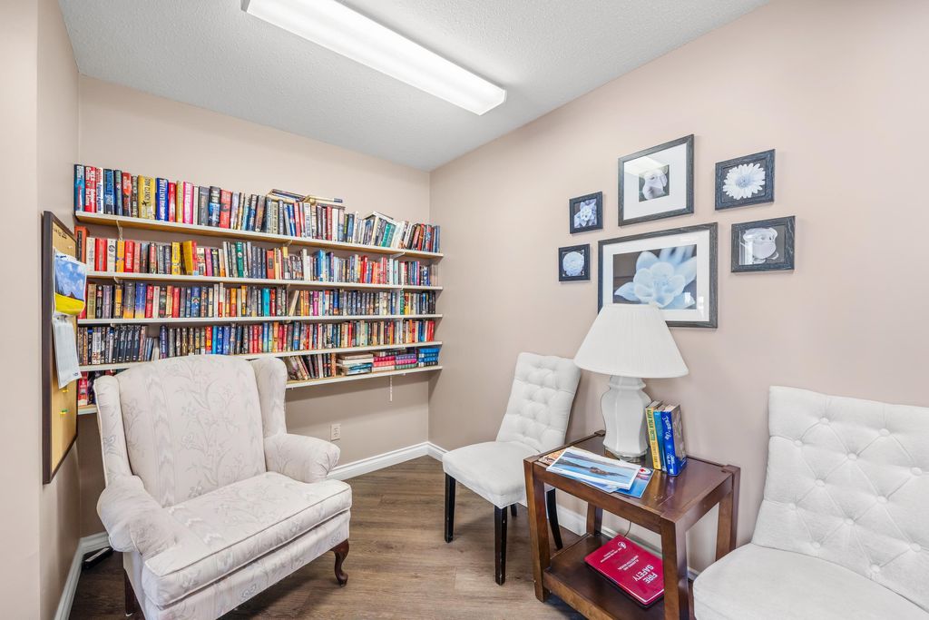 listing image 1101009100155221768