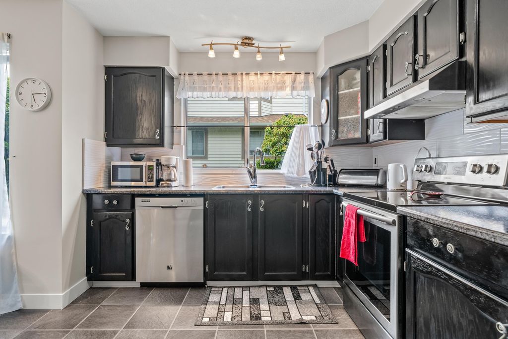 listing image 1103950574812463938