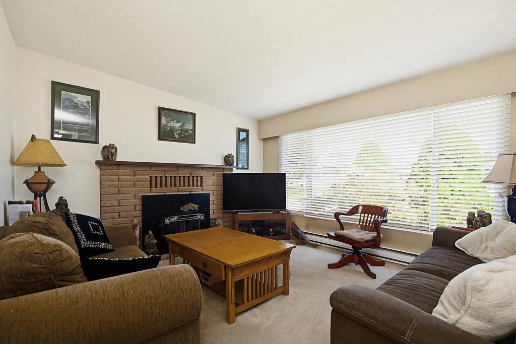 Photo of 11895 230 Street, Maple Ridge, BC V2X 6R3 (MLS # R3177952)