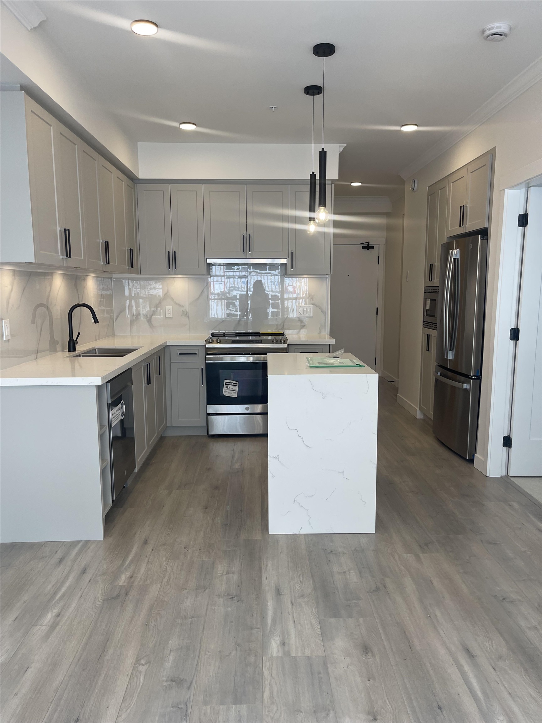 12109 223 Street 228