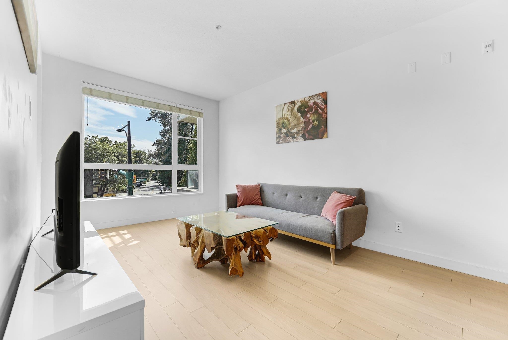 1621 Hamilton Avenue 211