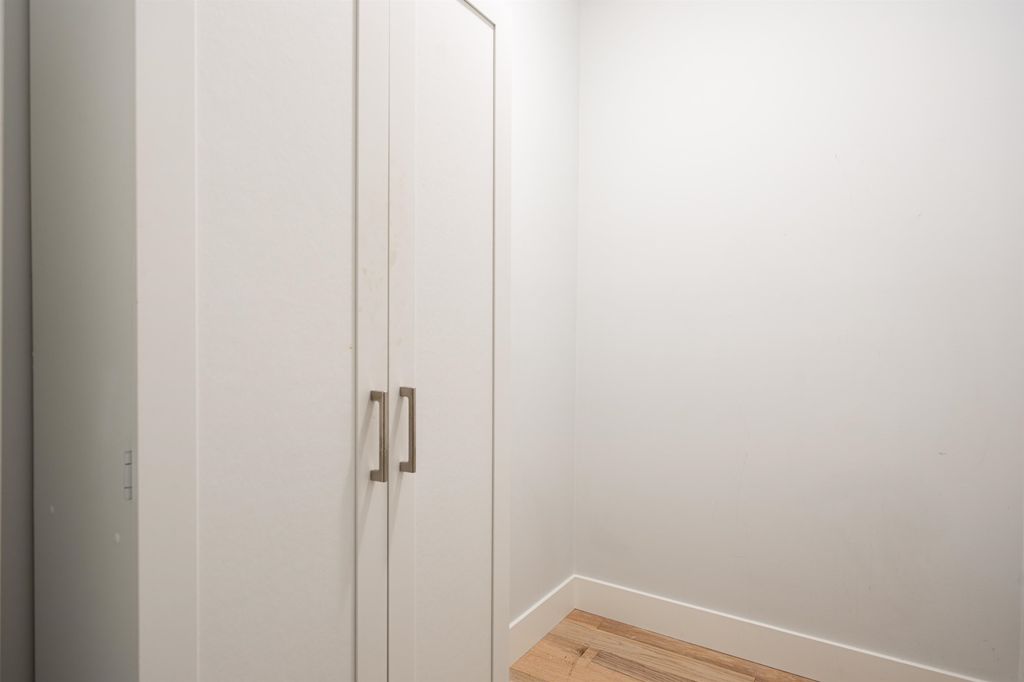 listing image 1104494630626108223