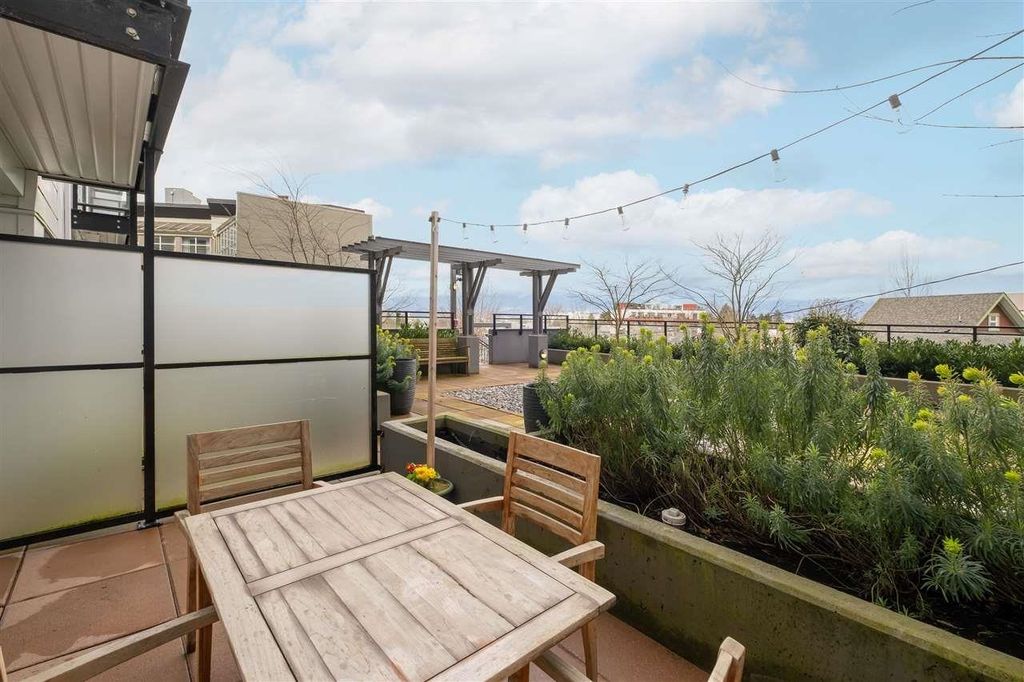 listing image 1103105402311283045