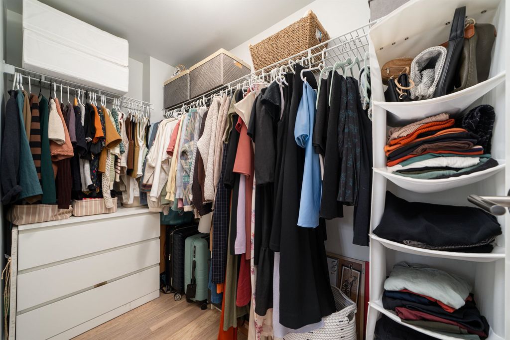 listing image 1107918628111833838