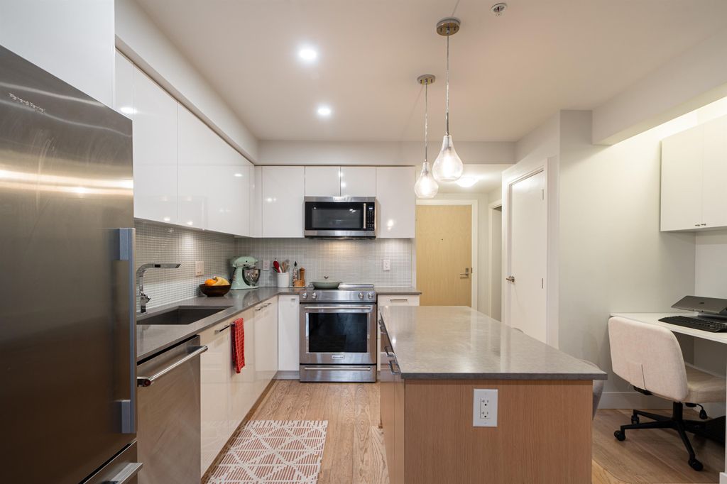 listing image 1108756106724145991