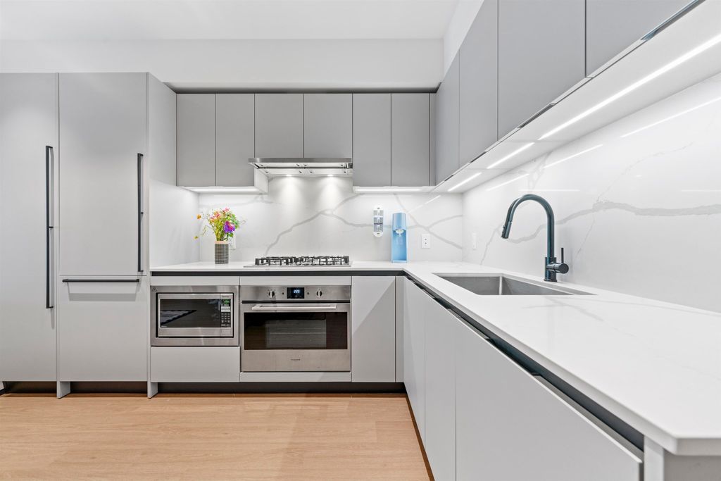 listing image 1102422693601222991