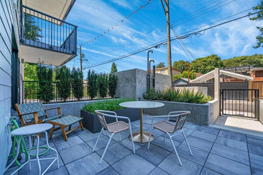 listing image 1106591001981958597
