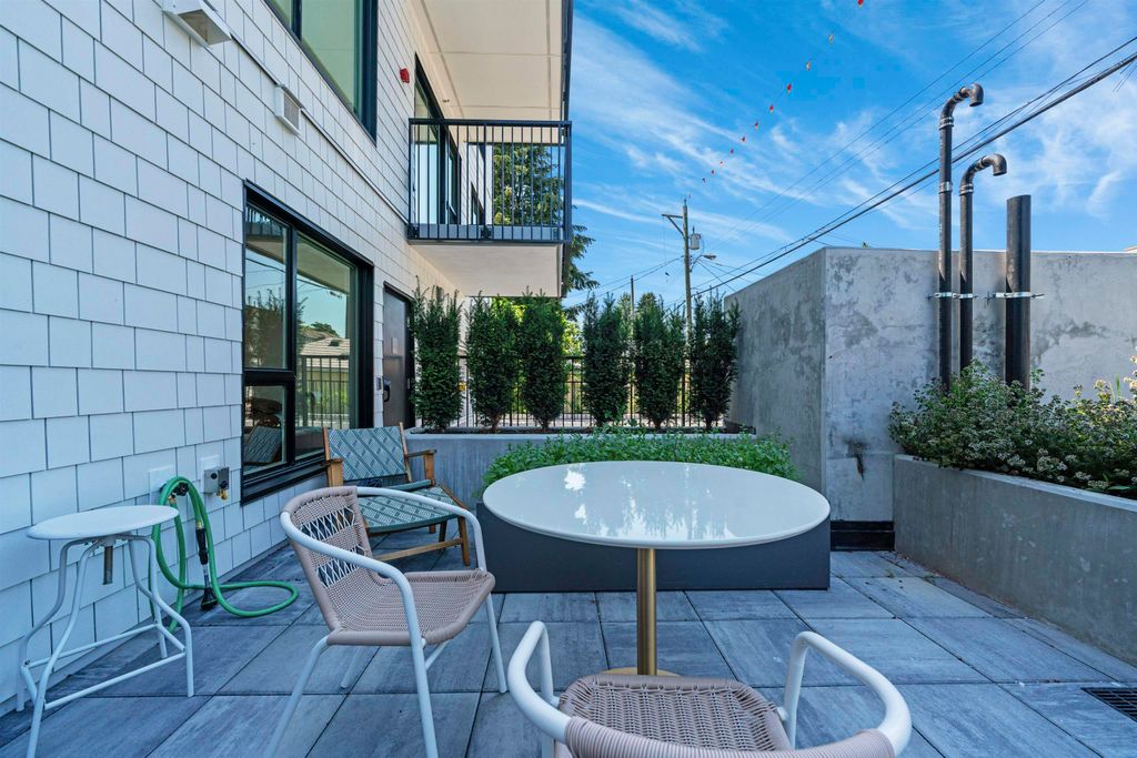 listing image 1100666057854914682