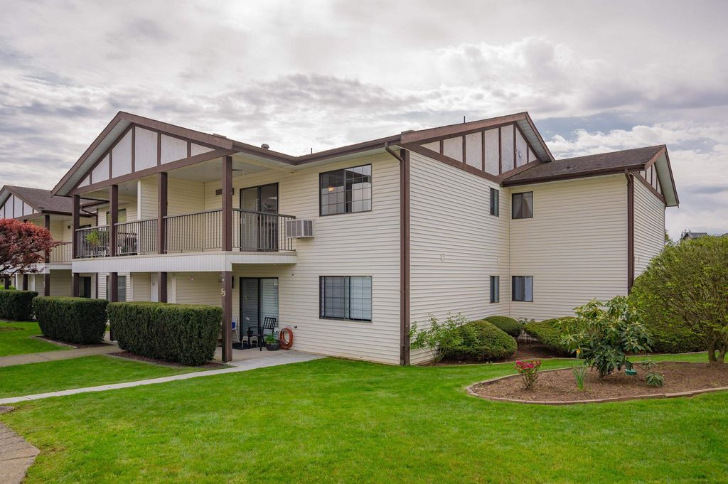 Photo of 32718 Garibaldi Drive #57, Abbotsford, BC V2T 5T6 (MLS # R3114132)