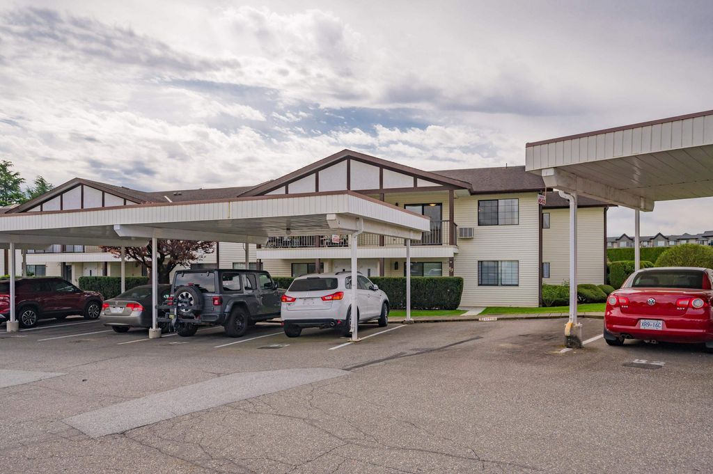 Photo of 32718 Garibaldi Drive #57, Abbotsford, BC V2T 5T6 (MLS # R3114132)