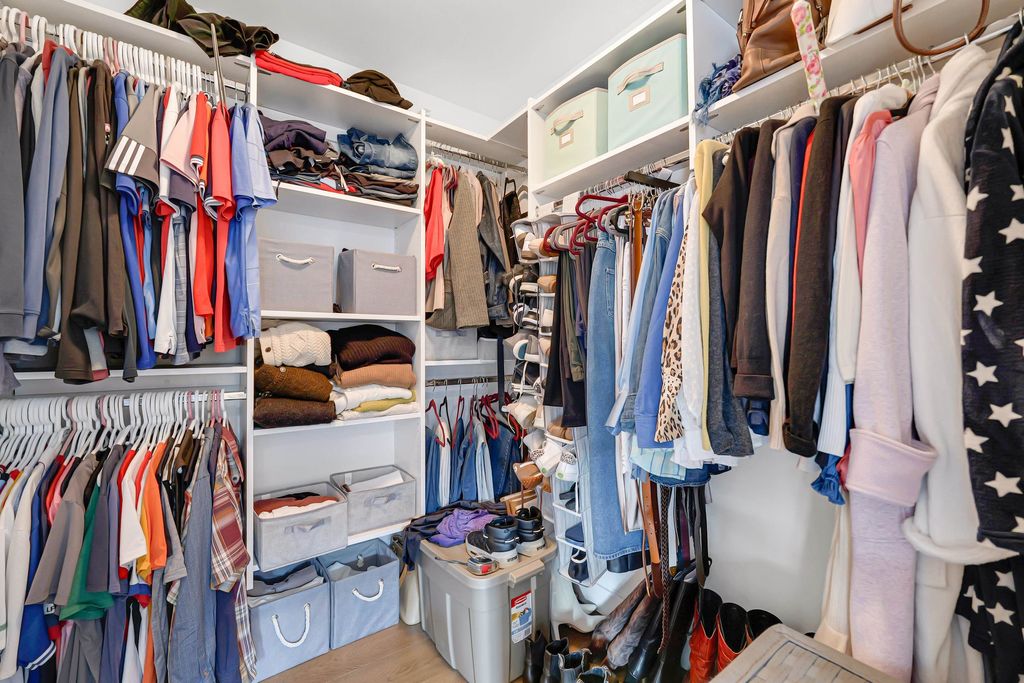 listing image 1103644113362303483