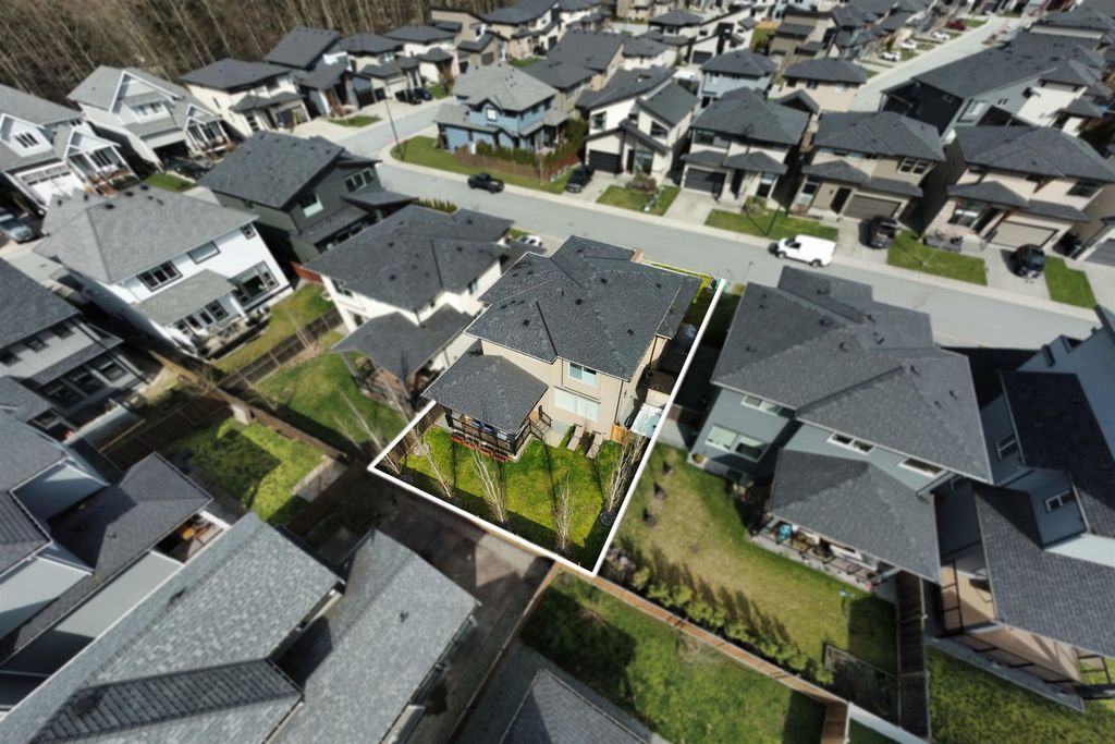 listing image 1101222866421649092