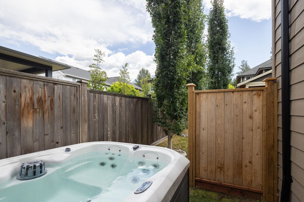 listing image 1109690943627301608