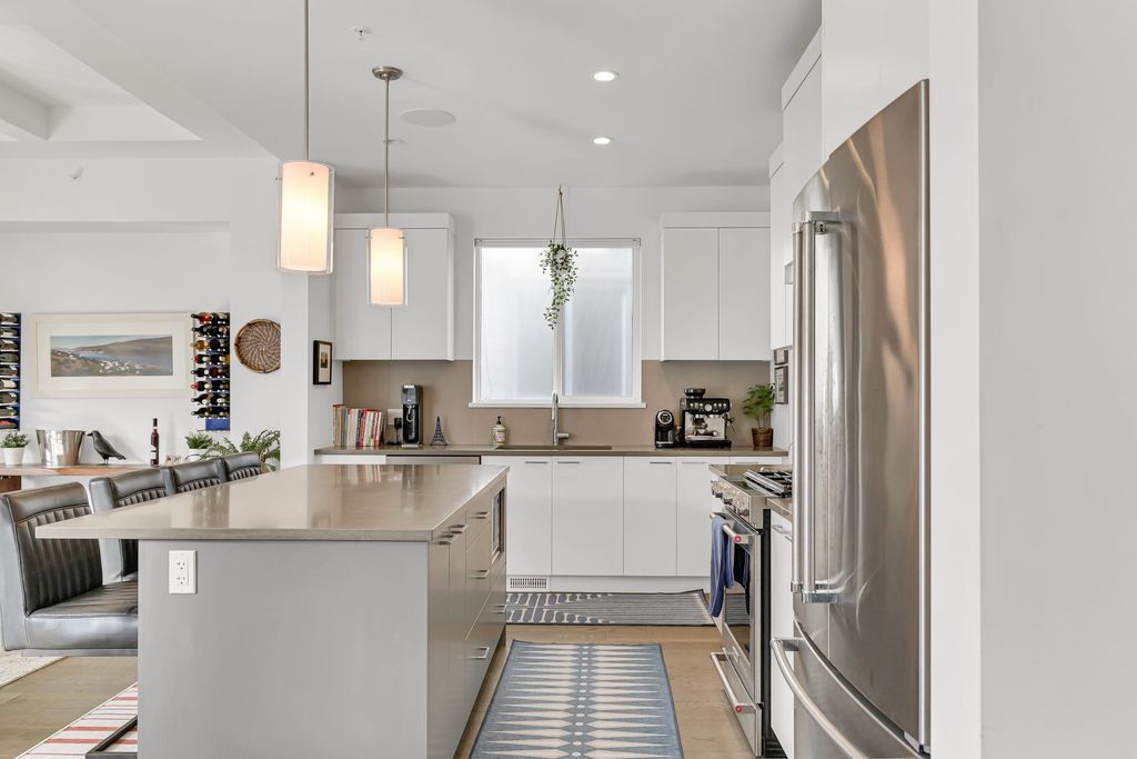 listing image 1101256892575753461