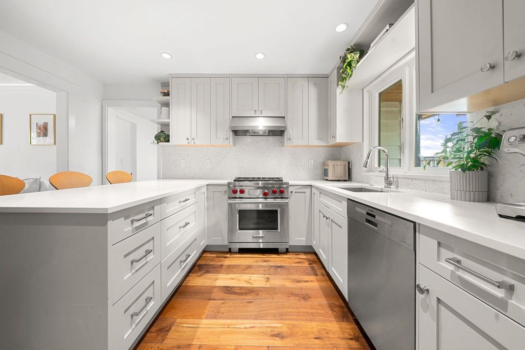 listing image 1109374497624199670