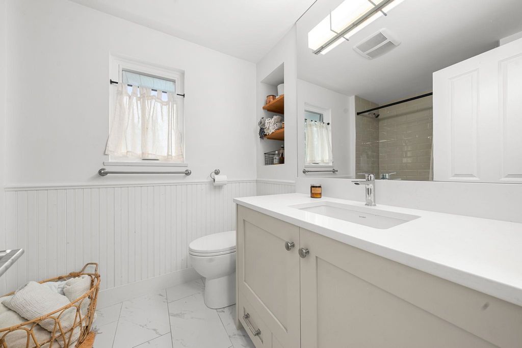 listing image 1106333595067541560