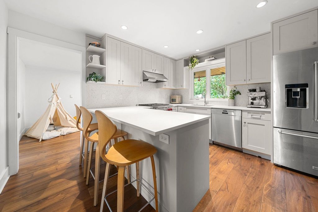 listing image 1100349749396305457
