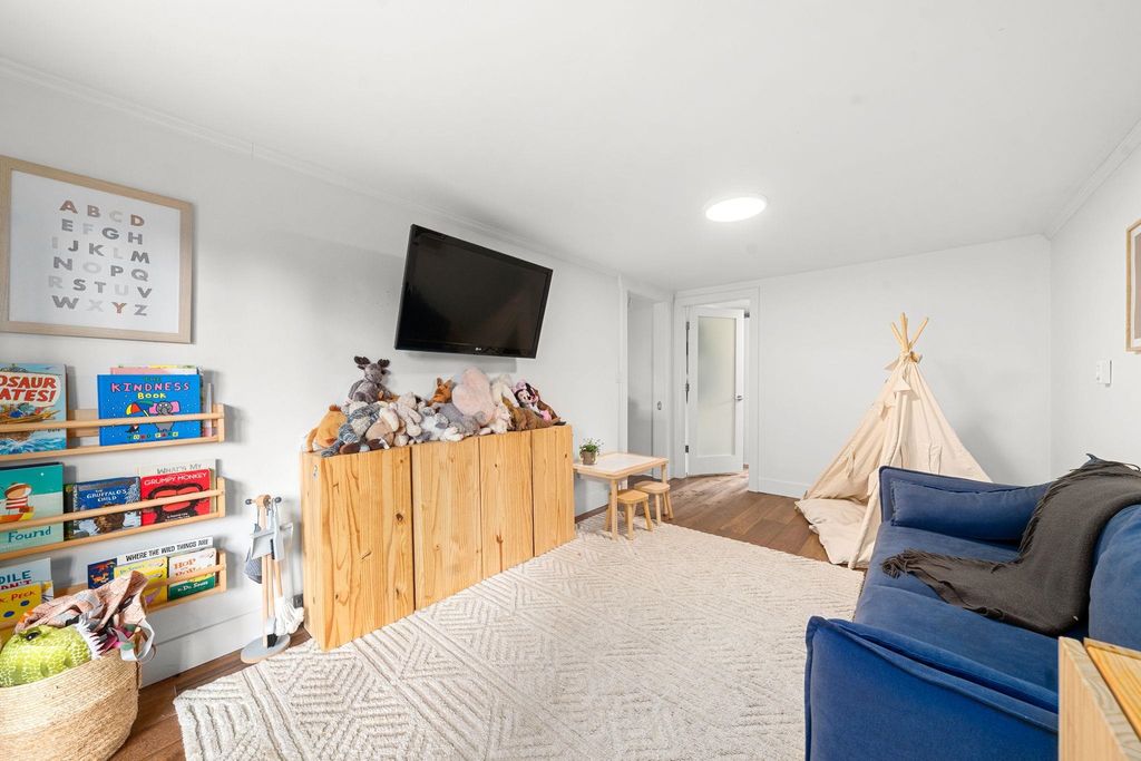 listing image 1100211957115501882