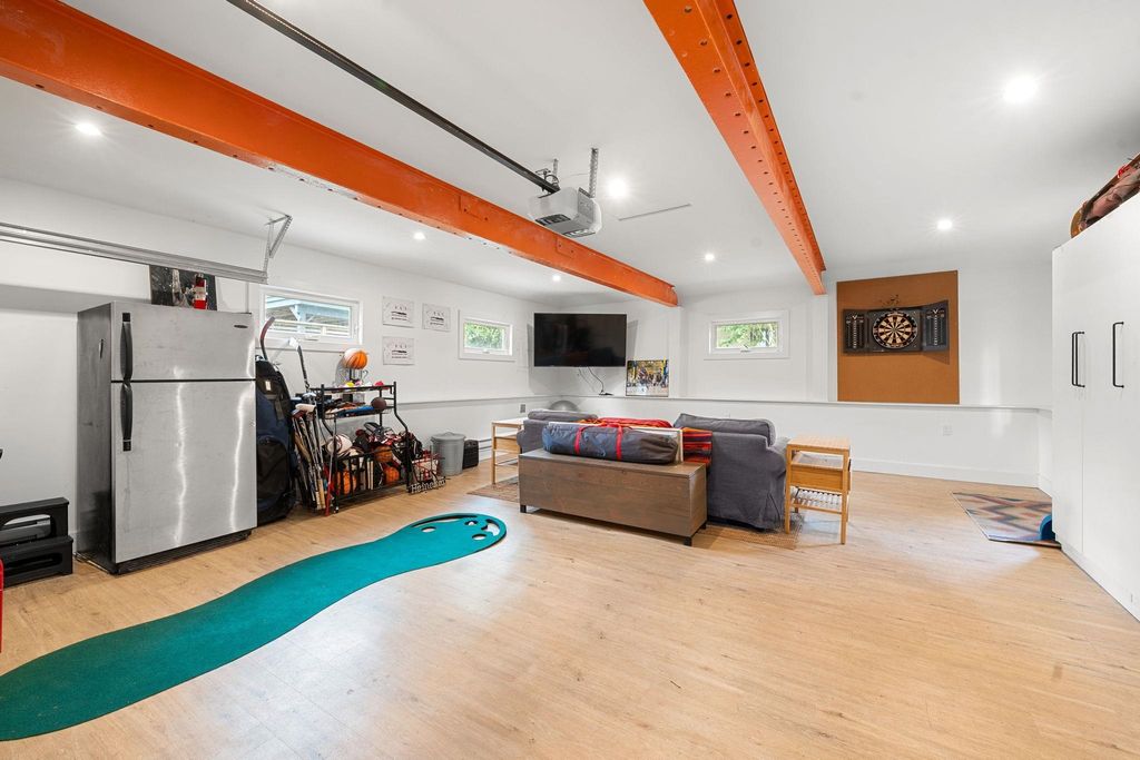 listing image 1104103966692792645