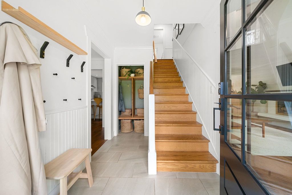 listing image 1102946743180868886