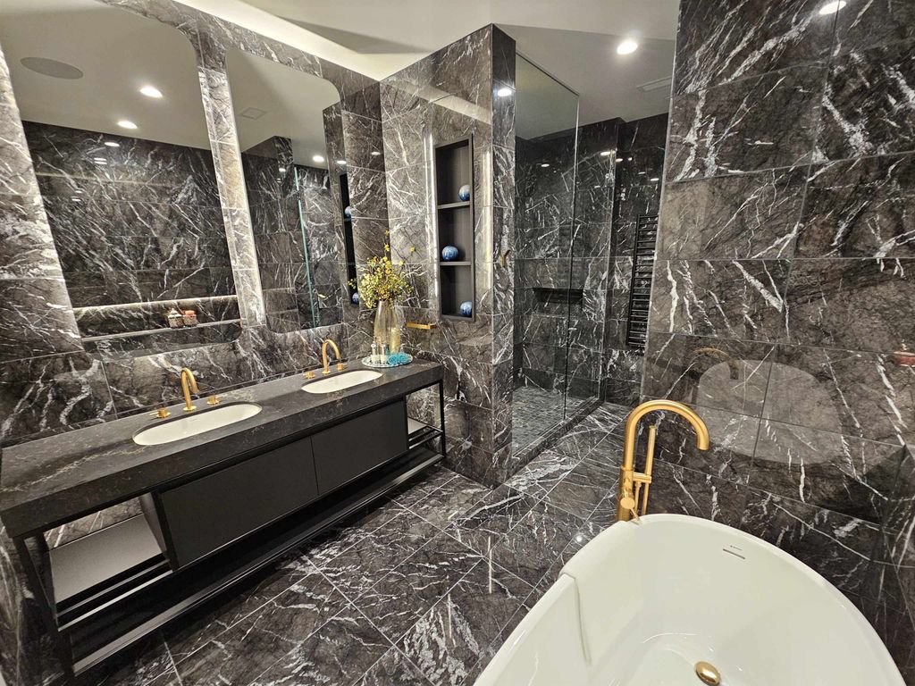 listing image 1109908908669175437
