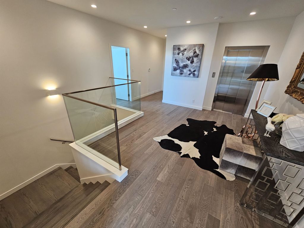 listing image 1105310111468463480
