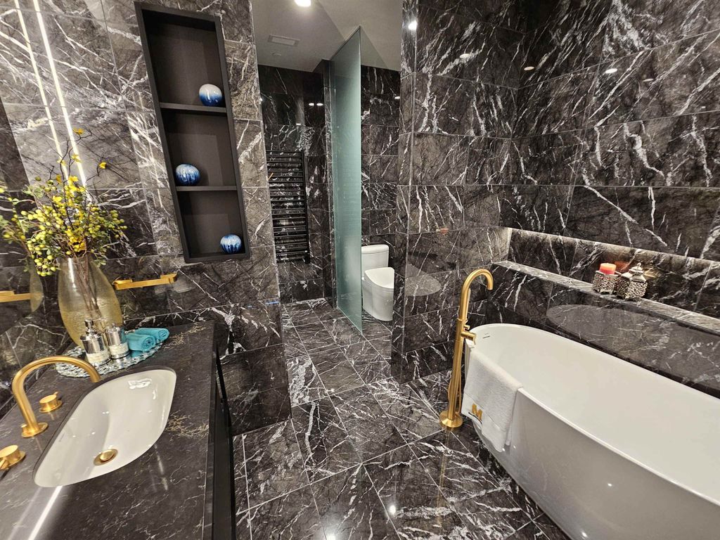 listing image 1108310290783755827