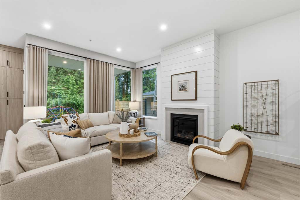 Photo of 23328 Seymour Avenue, Maple Ridge, BC V4R 0J7 (MLS # R3154945)