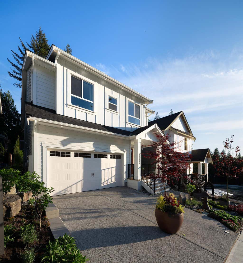 Photo of 23328 Seymour Avenue, Maple Ridge, BC V4R 0J7 (MLS # R3154945)