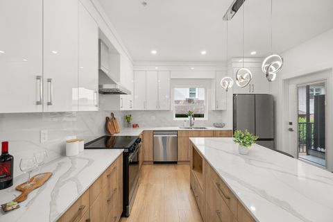 2258 Kelly Avenue 4 Port Coquitlam BC V3C 1X9