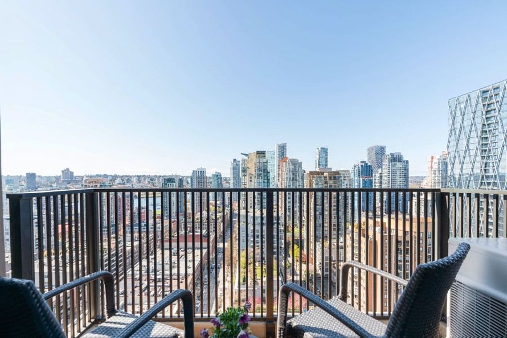listing image 1105664730997750815