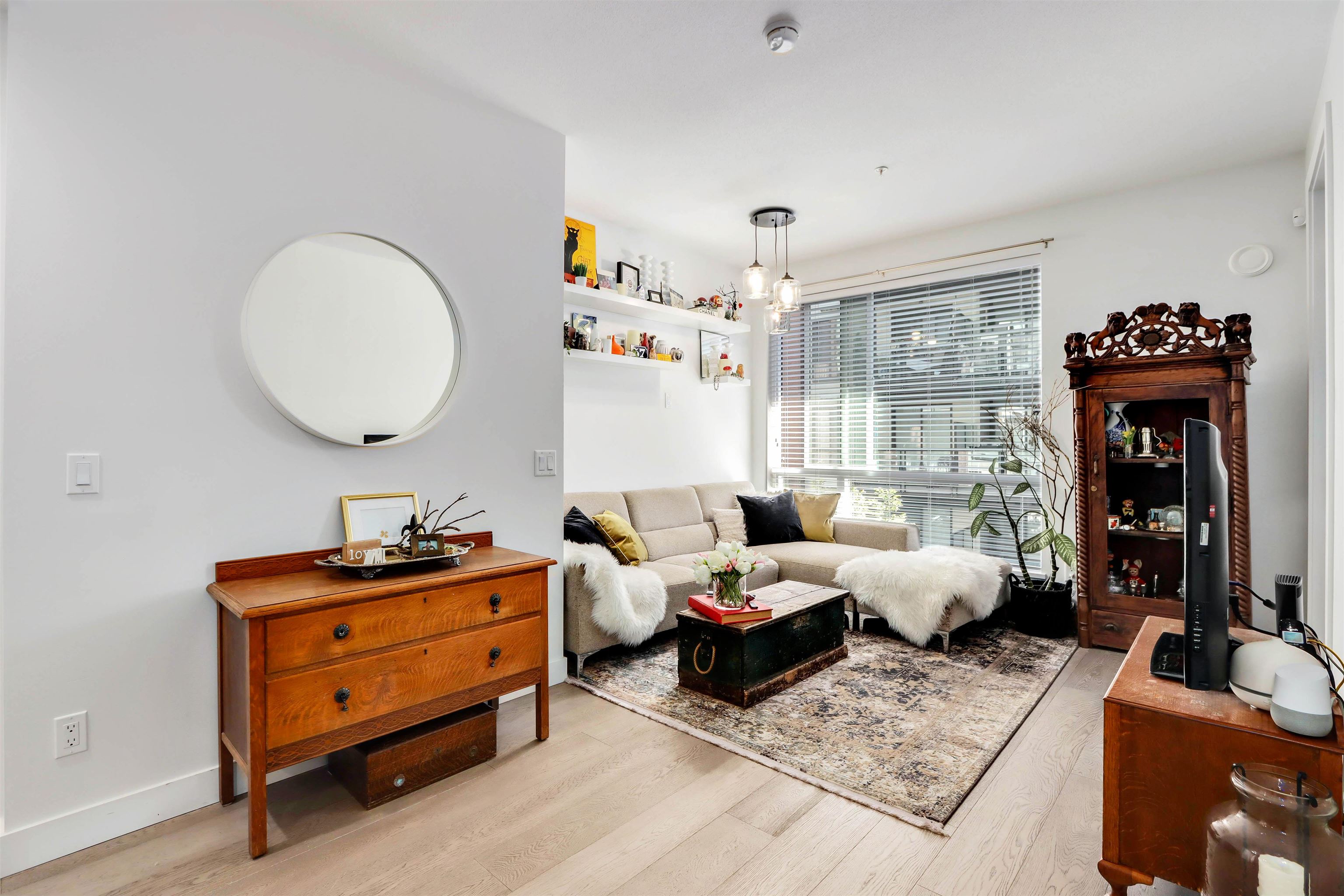 723 W 3rd Street 320