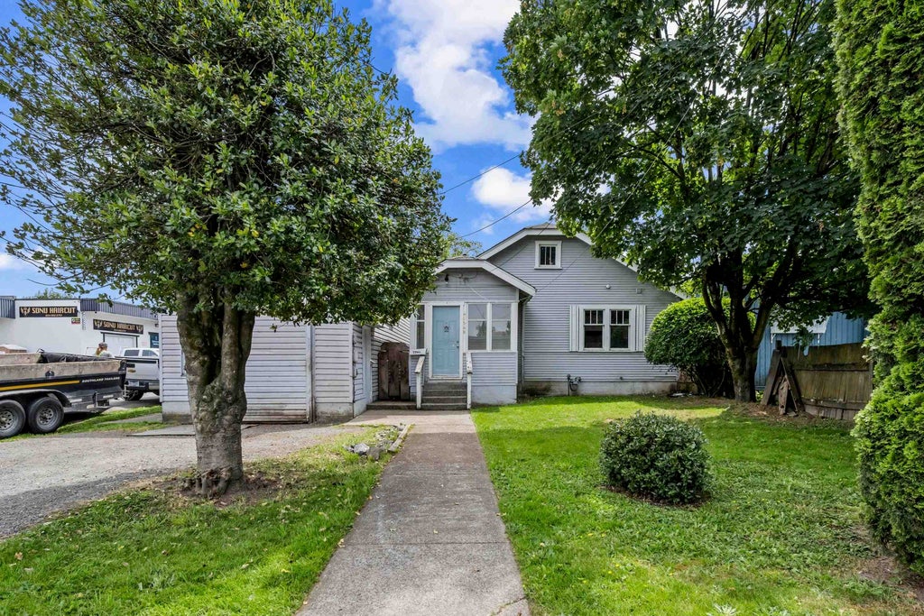 Photo of 45948 Chesterfield Avenue, Chilliwack, BC V2P 1M4 (MLS # R3165568)