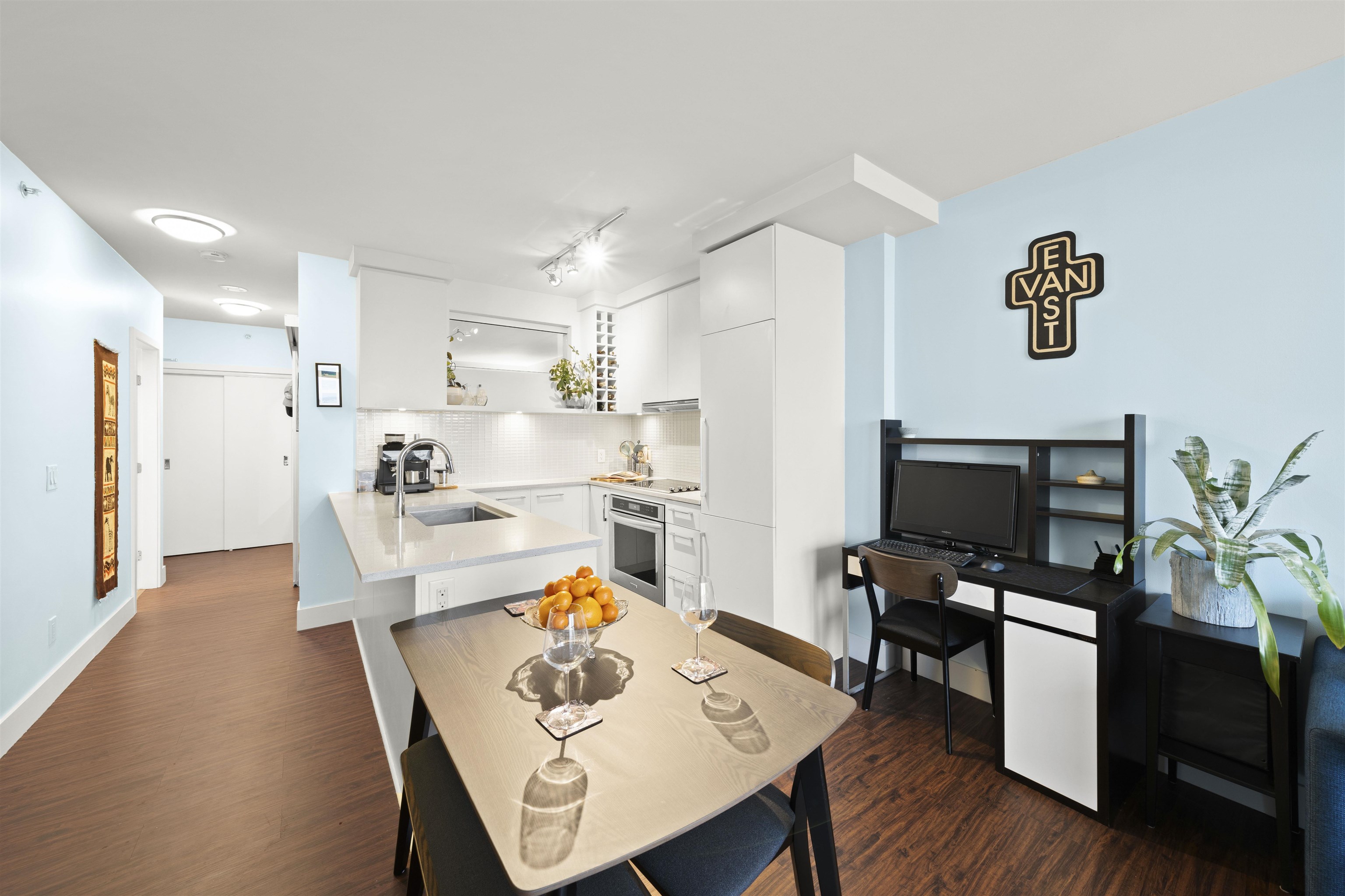 668 Columbia Street 2005