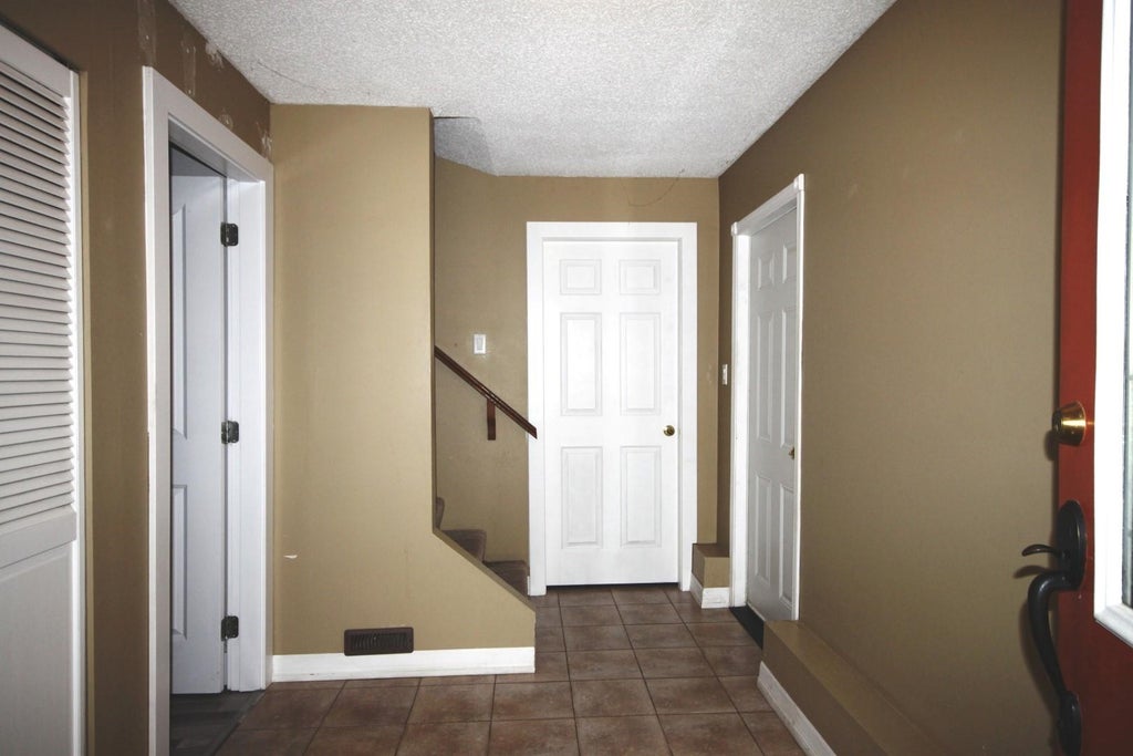 Photo of 18222 58b Avenue, Surrey, BC V3S 5V9 (MLS # R3149335)