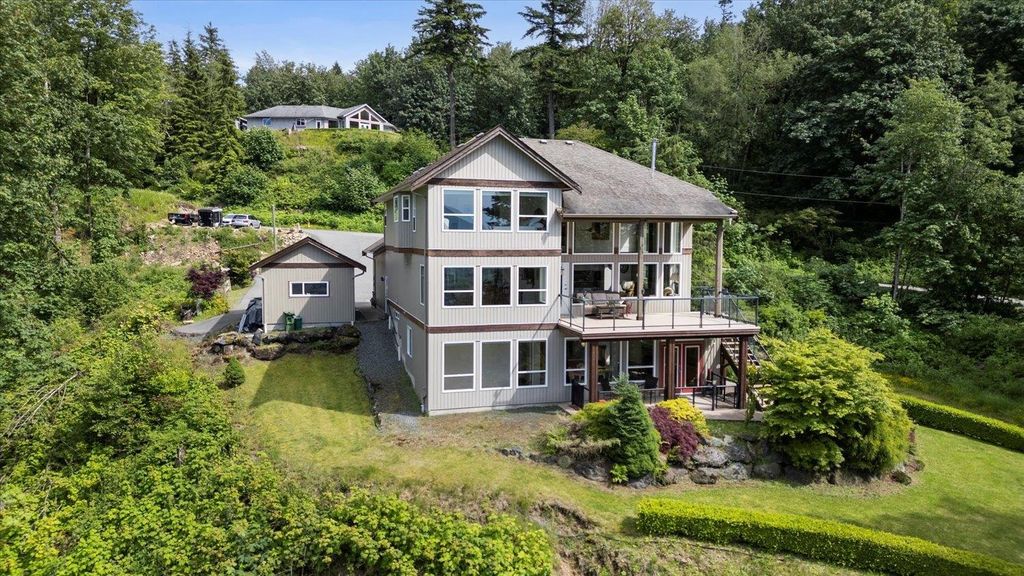 Photo of 43251 Salmonberry Drive, Chilliwack, BC V2R 4A4 (MLS # R3113245)